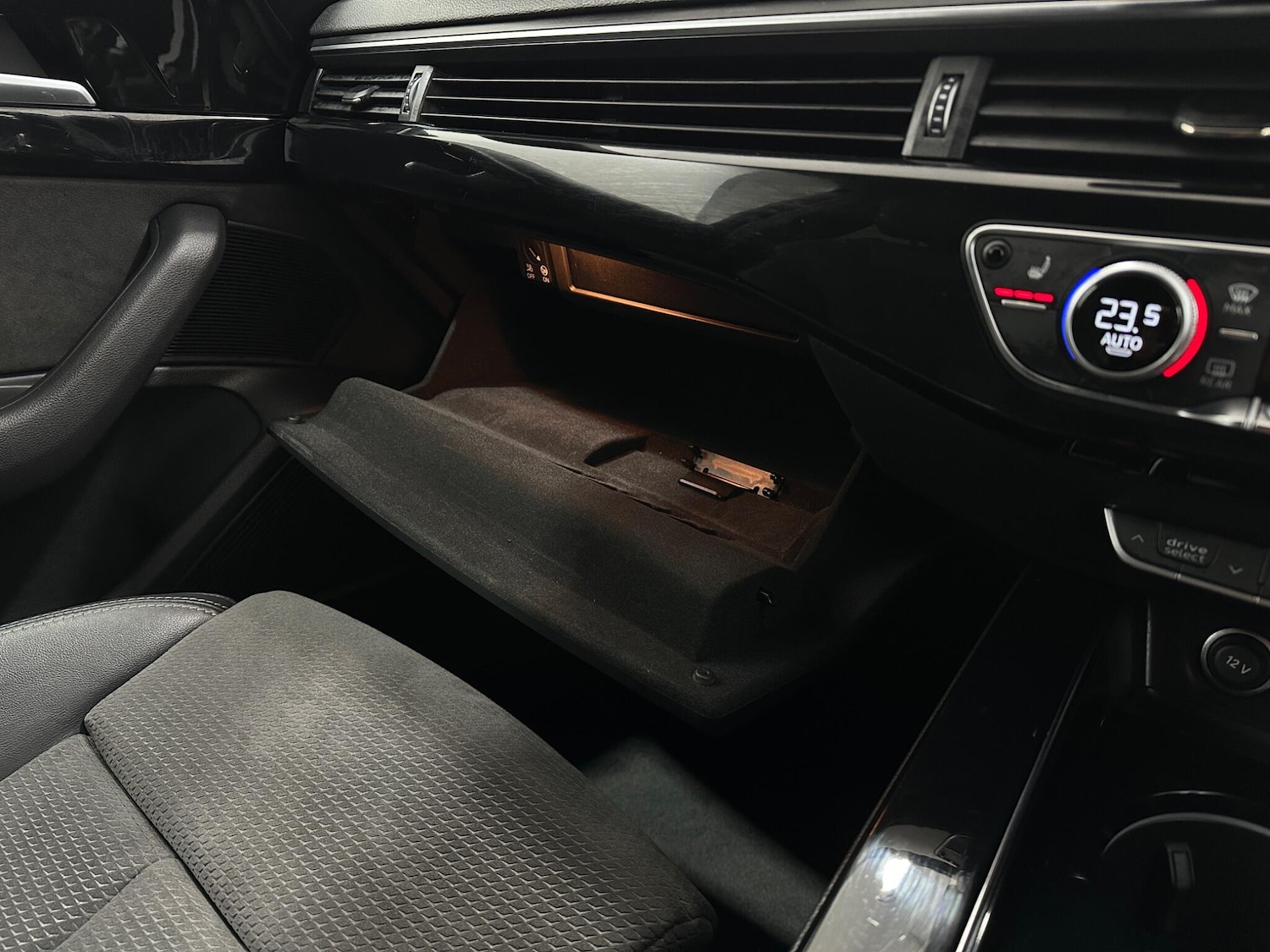 Used Audi A4 Avant 2021 for sale - 76976225: Photo 27