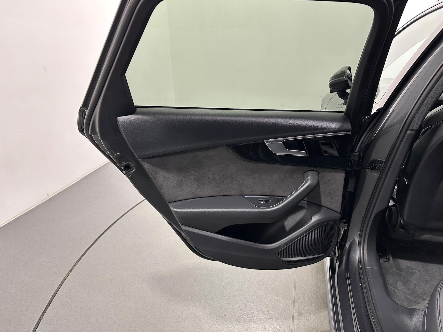 Used Audi A4 Avant 2021 for sale - 76976225: Photo 40