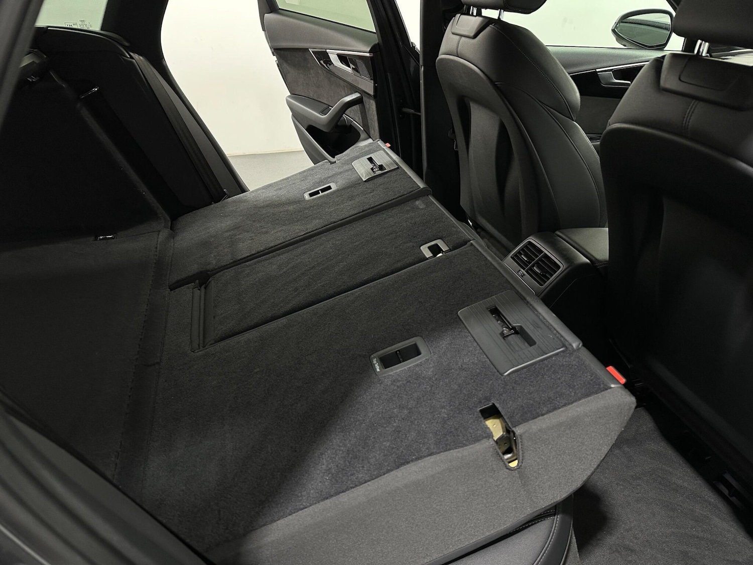 Used Audi A4 Avant 2021 for sale - 76976225: Photo 46