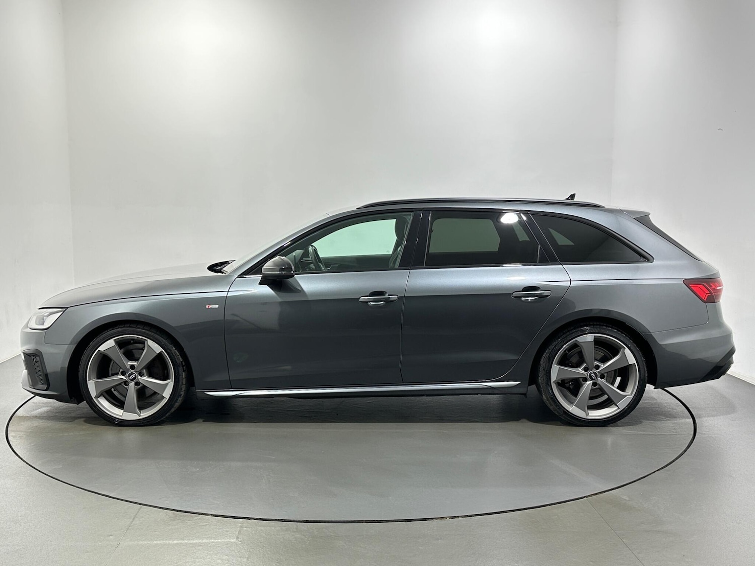 Used Audi A4 Avant 2021 for sale - 76976225: Photo 5