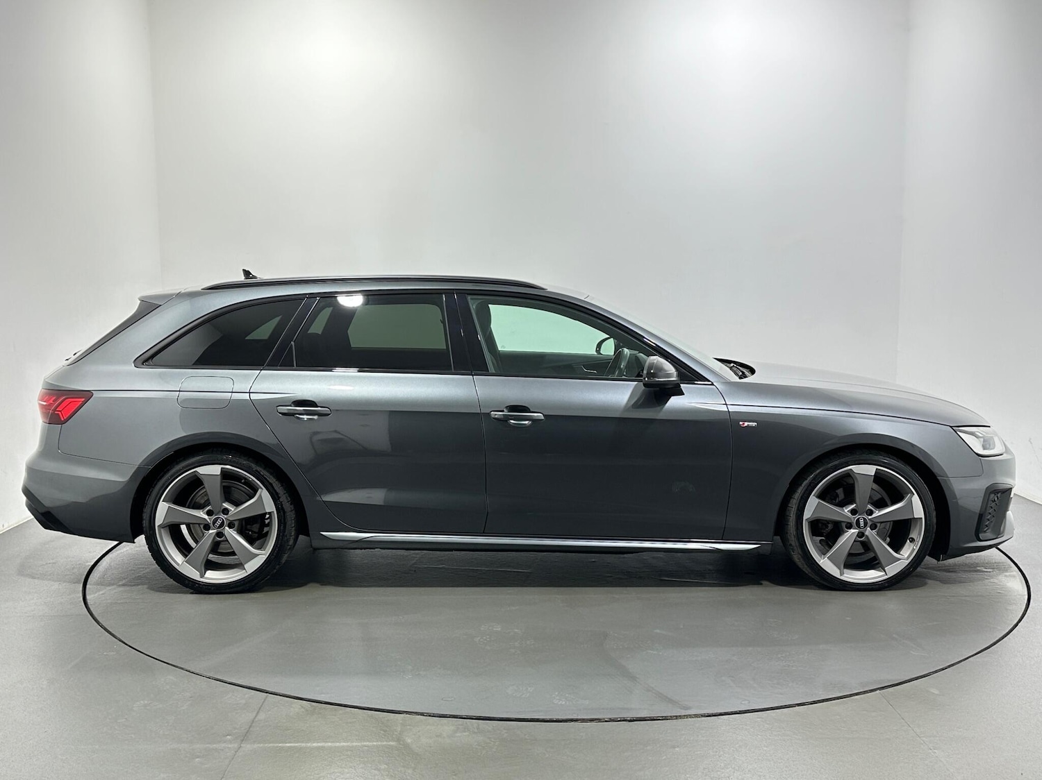 Used Audi A4 Avant 2021 for sale - 76976225: Photo 9