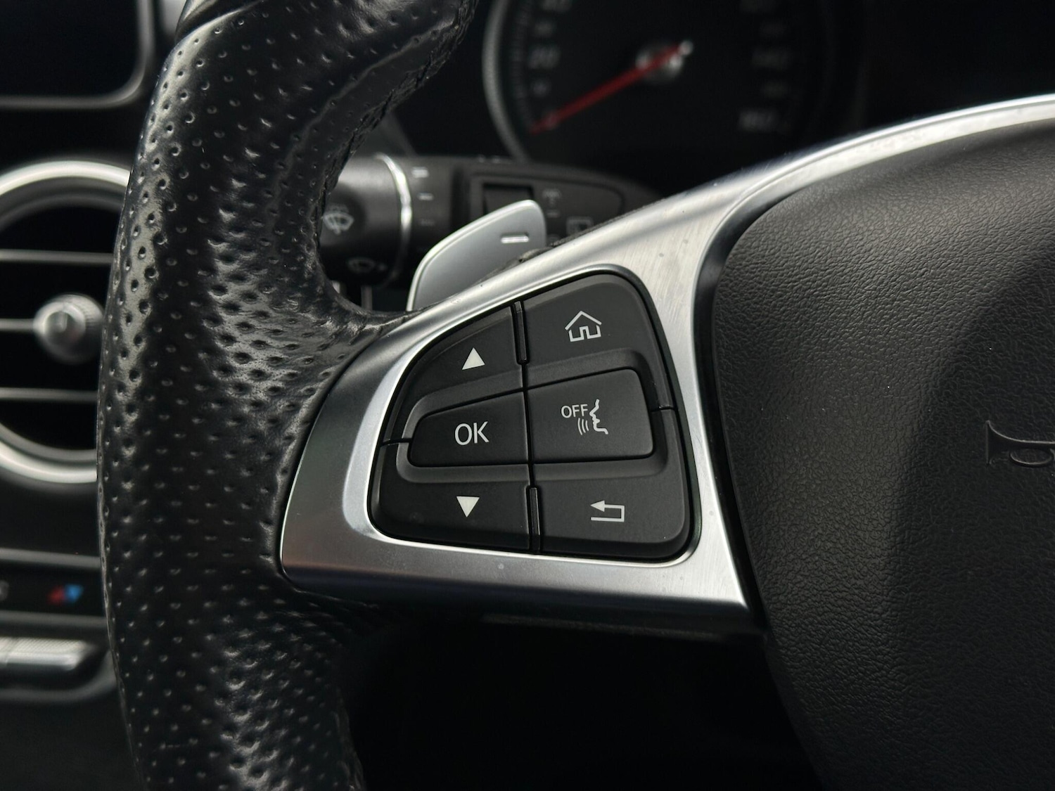 Used Mercedes-Benz C Class 2018 for sale - 78204375: Photo 15