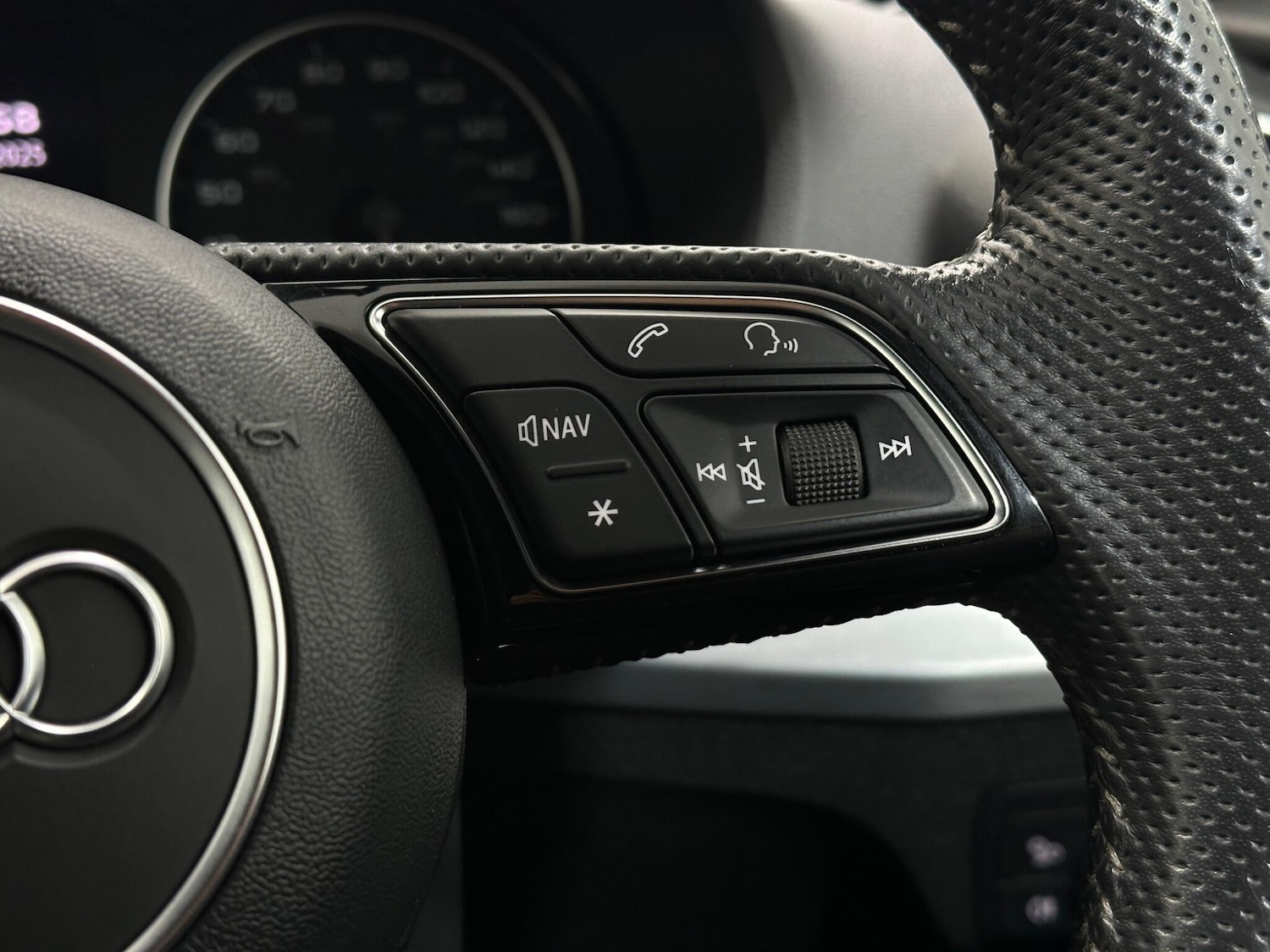 Used Audi Q2 2018 for sale - 76878901: Photo 14