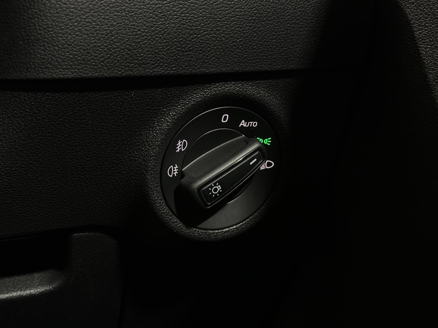 Used Skoda Karoq 2019 for sale - 77982275: Photo 17