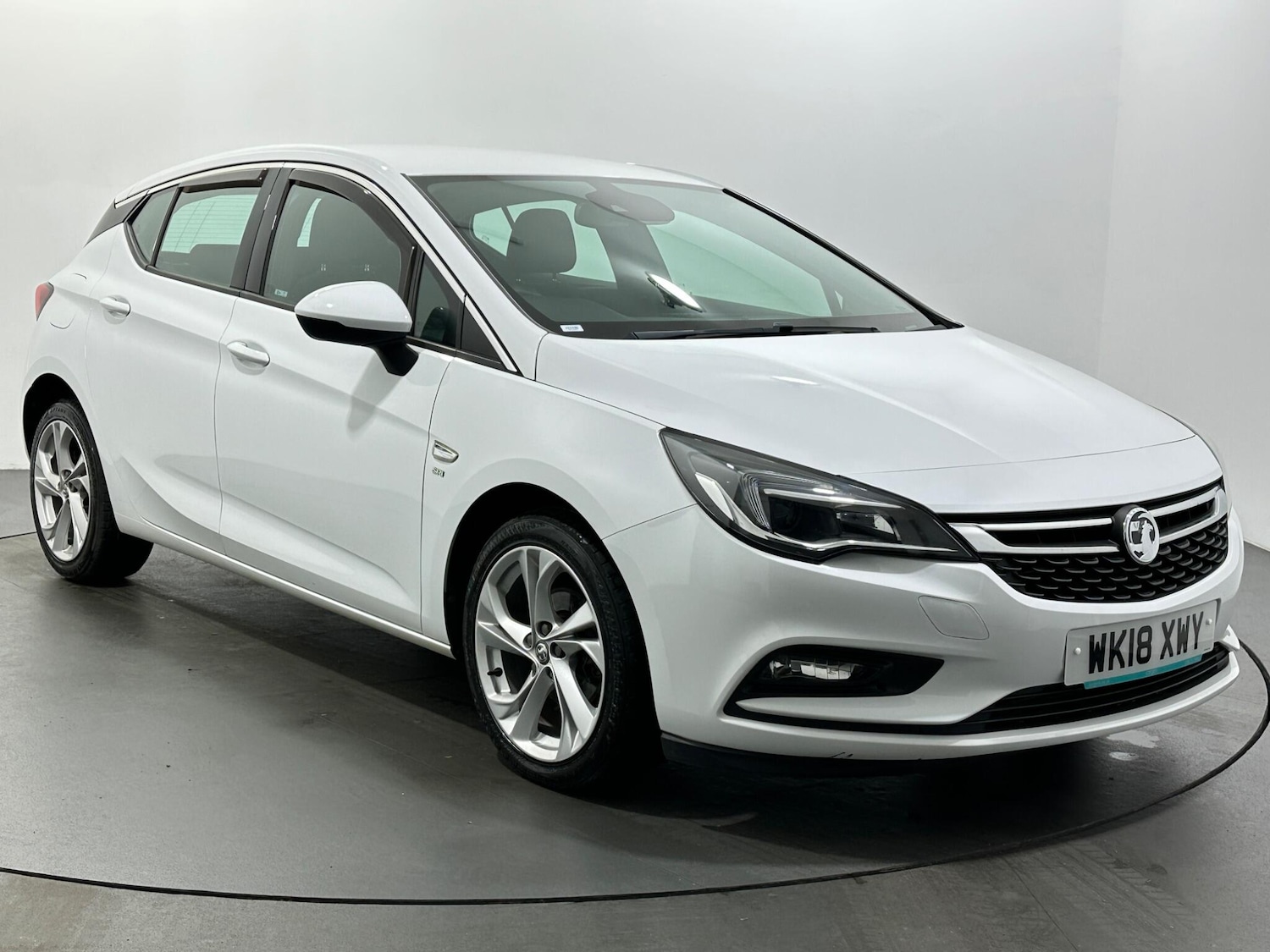 Used Vauxhall Astra 2018 for sale - 76878456: Photo 1