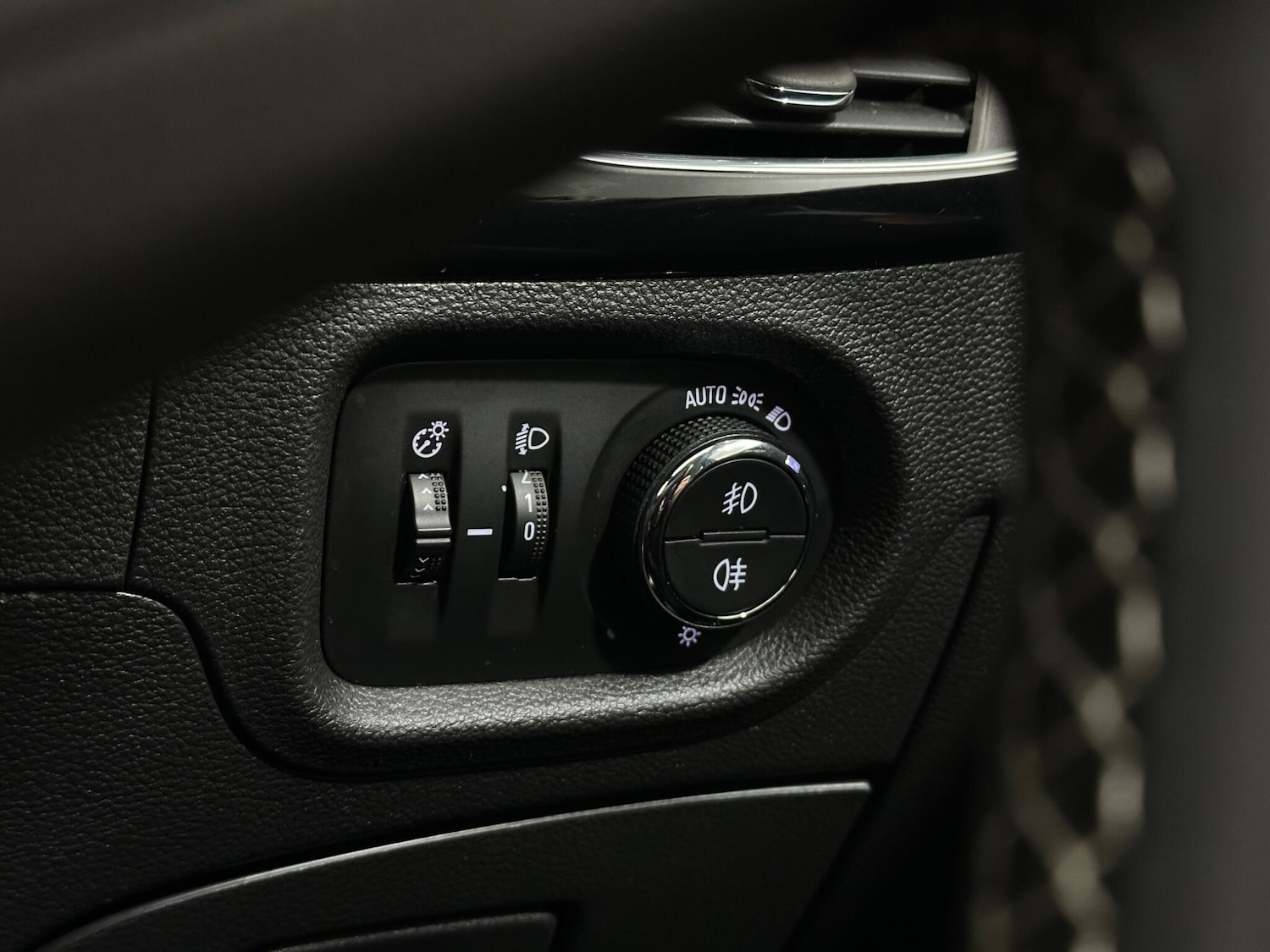 Used Vauxhall Astra 2018 for sale - 76878456: Photo 17