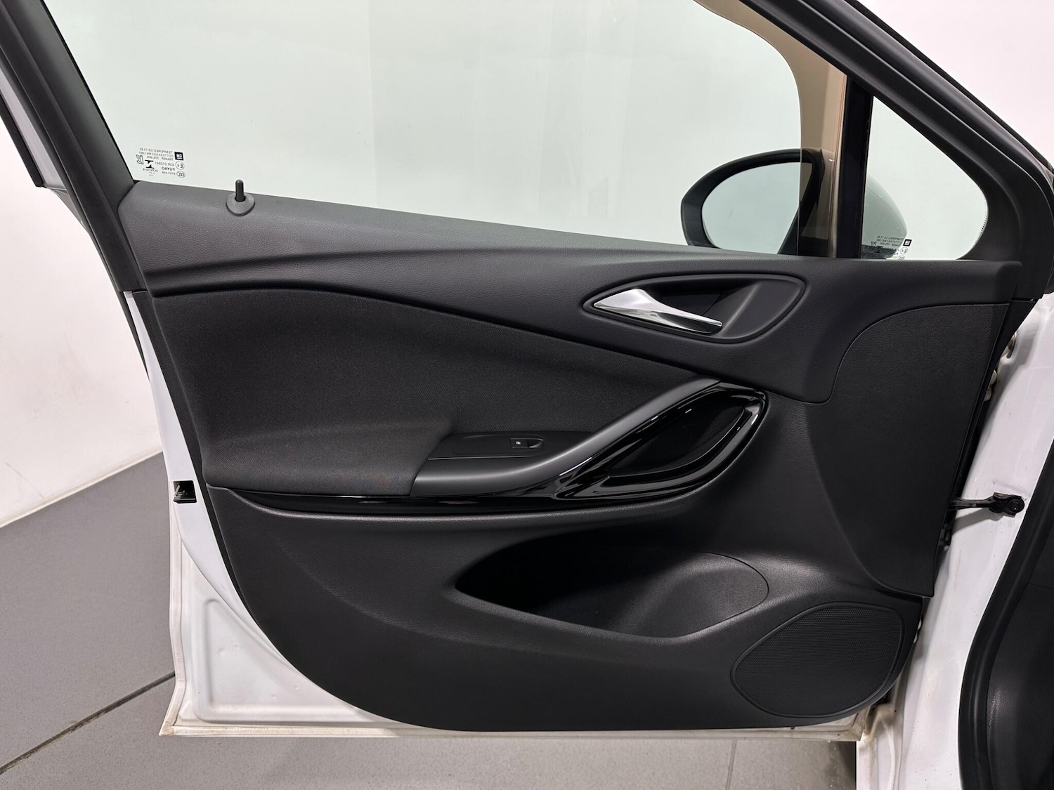 Used Vauxhall Astra 2018 for sale - 76878456: Photo 34