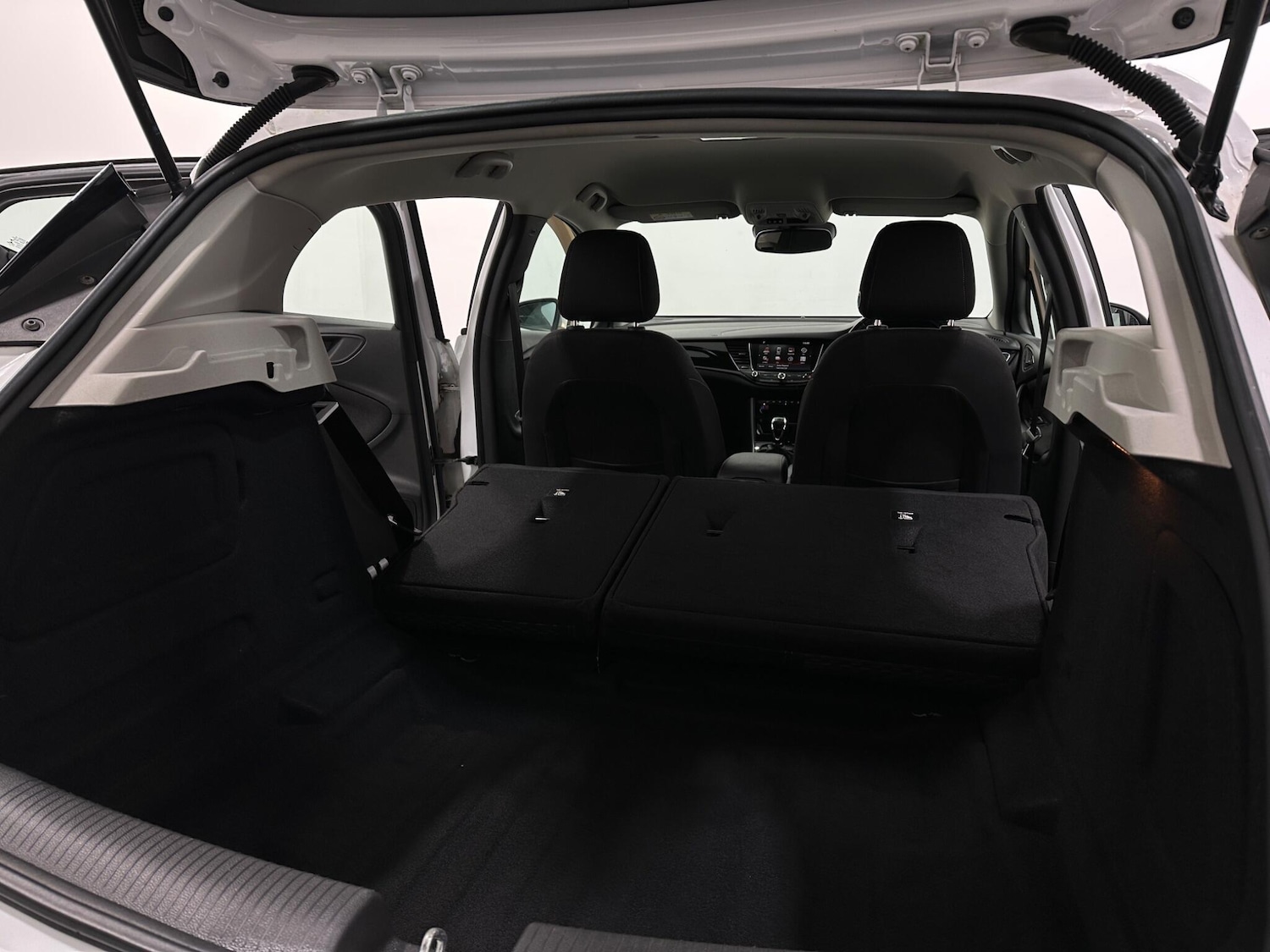 Used Vauxhall Astra 2018 for sale - 76878456: Photo 42