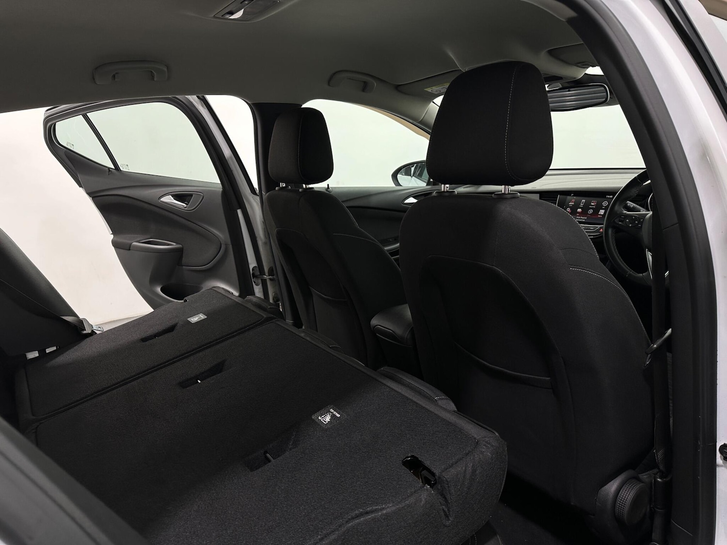 Used Vauxhall Astra 2018 for sale - 76878456: Photo 43