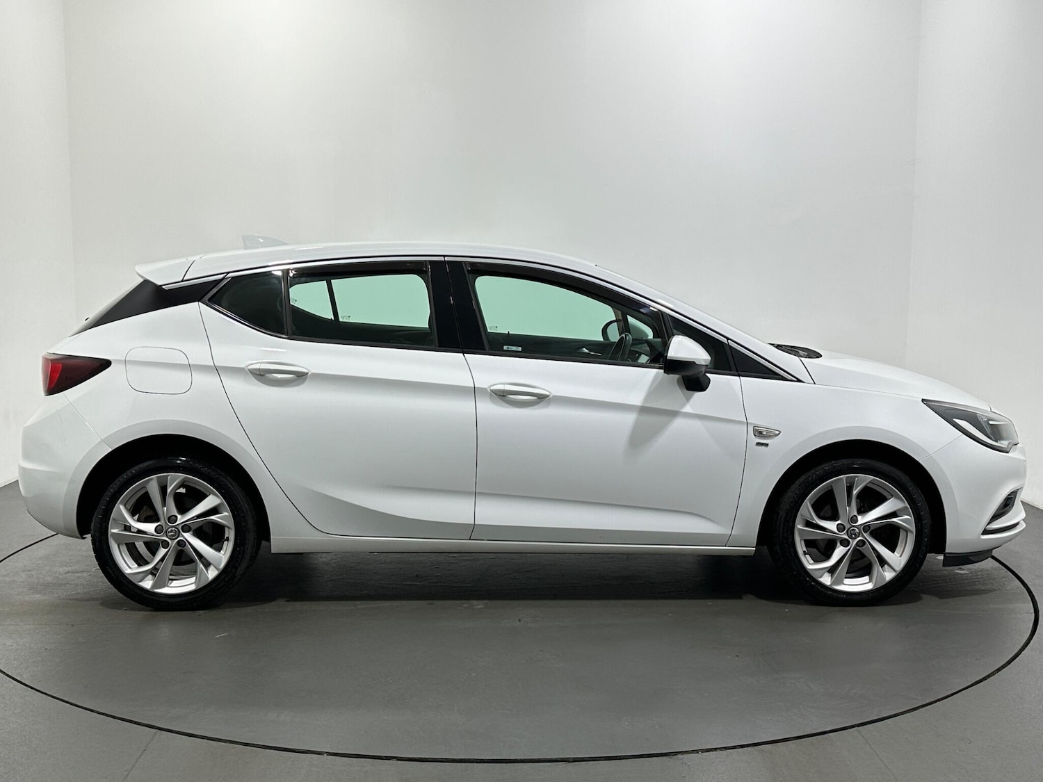 Used Vauxhall Astra 2018 for sale - 76878456: Photo 9