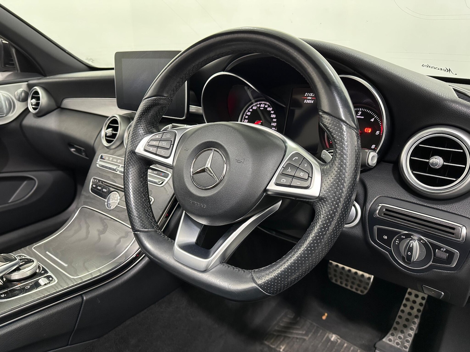 Used Mercedes-Benz C Class 2018 for sale - 76878990: Photo 10