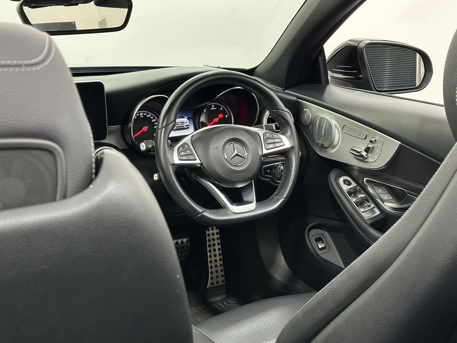 Used Mercedes-Benz C Class 2018 for sale - 76878990: Photo 11