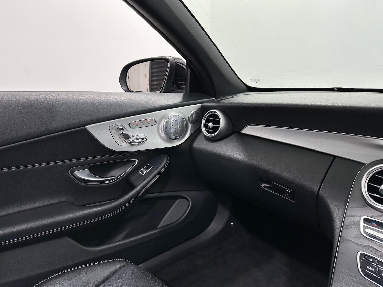 Used Mercedes-Benz C Class 2018 for sale - 76878990: Photo 27