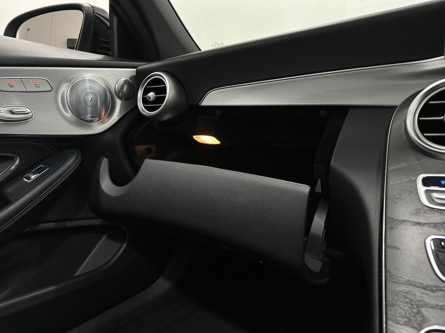 Used Mercedes-Benz C Class 2018 for sale - 76878990: Photo 28