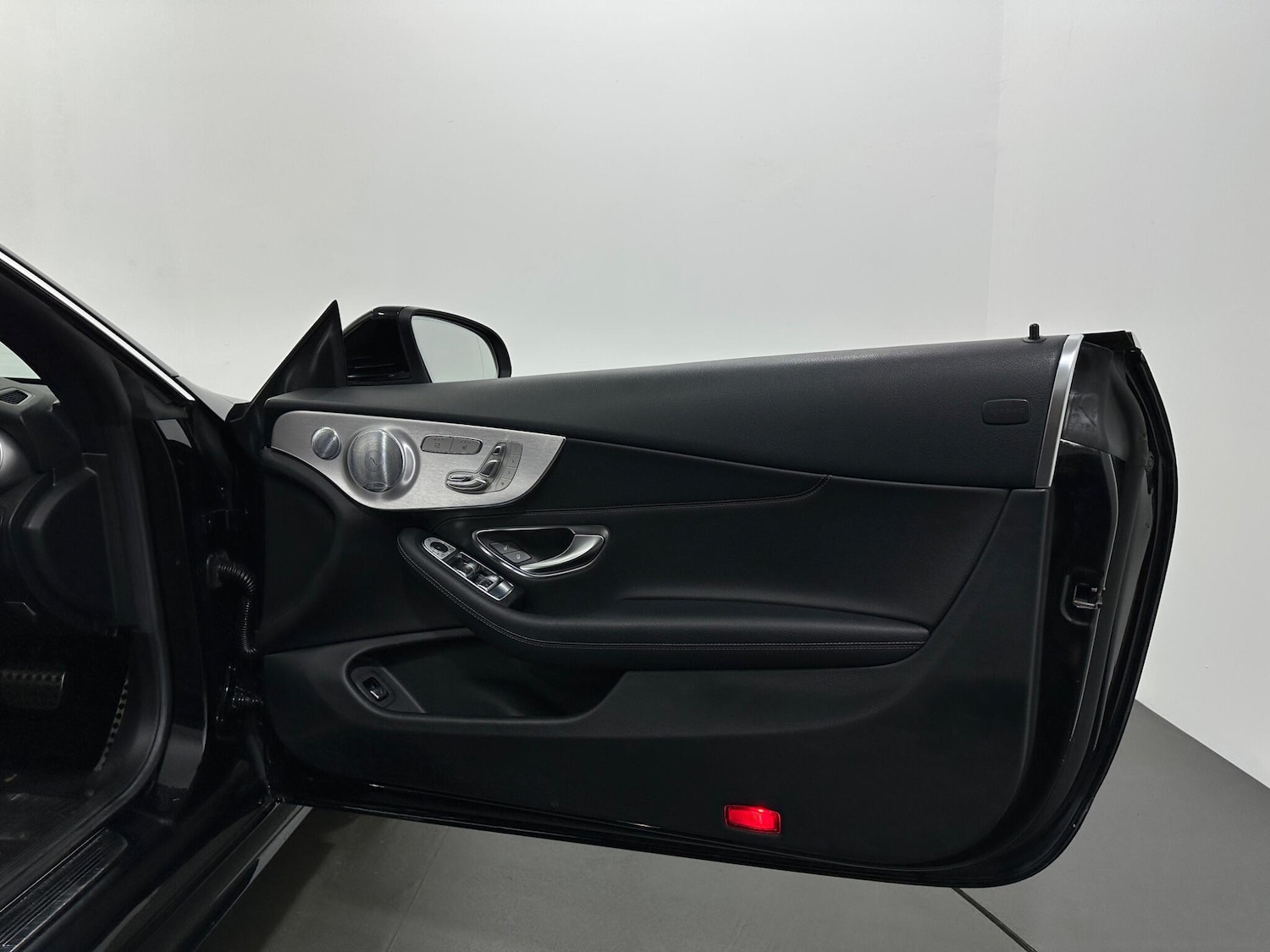 Used Mercedes-Benz C Class 2018 for sale - 76878990: Photo 33