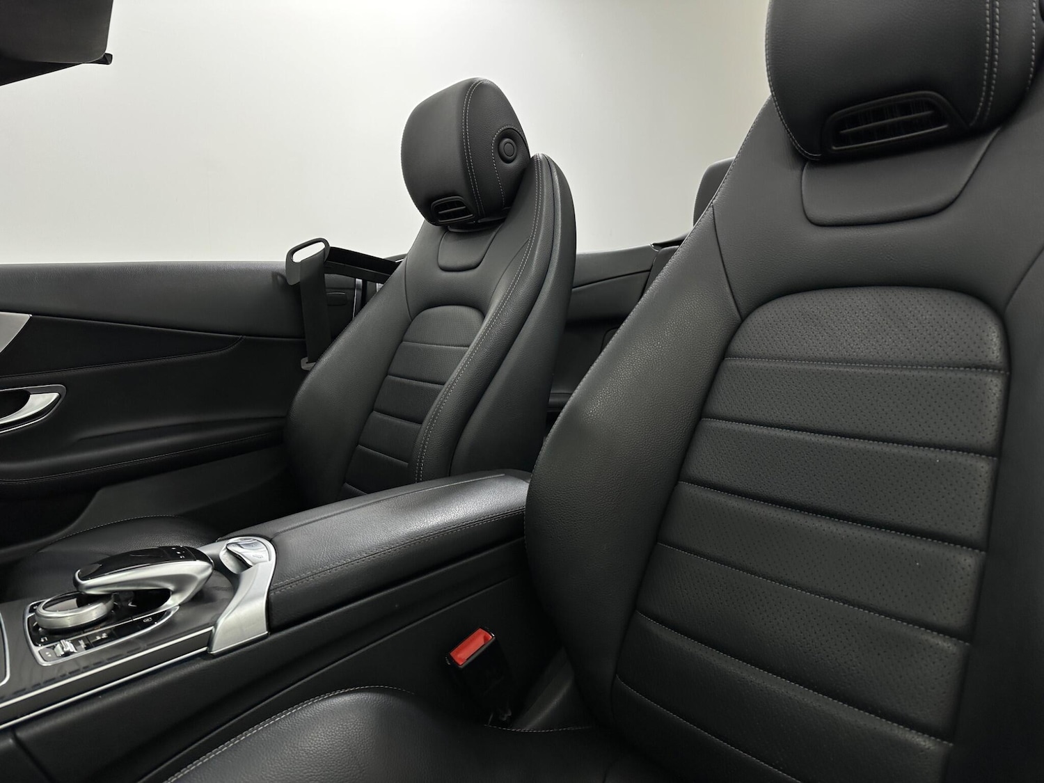 Used Mercedes-Benz C Class 2018 for sale - 76878990: Photo 35