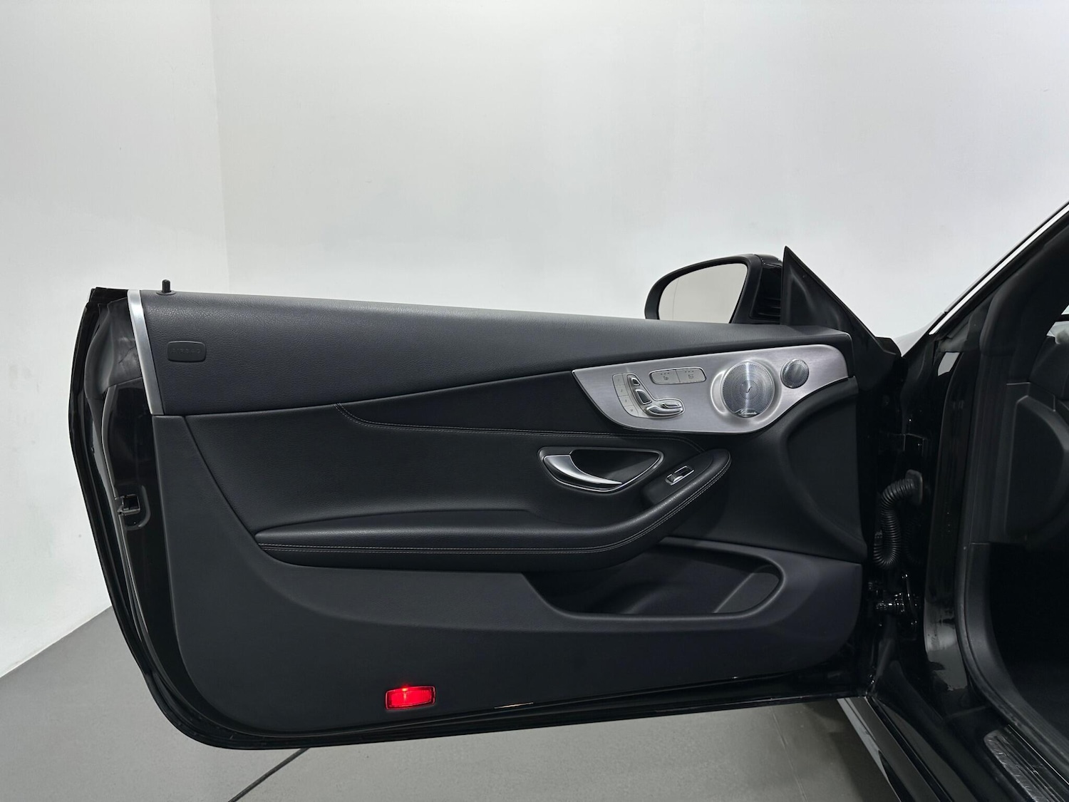 Used Mercedes-Benz C Class 2018 for sale - 76878990: Photo 37