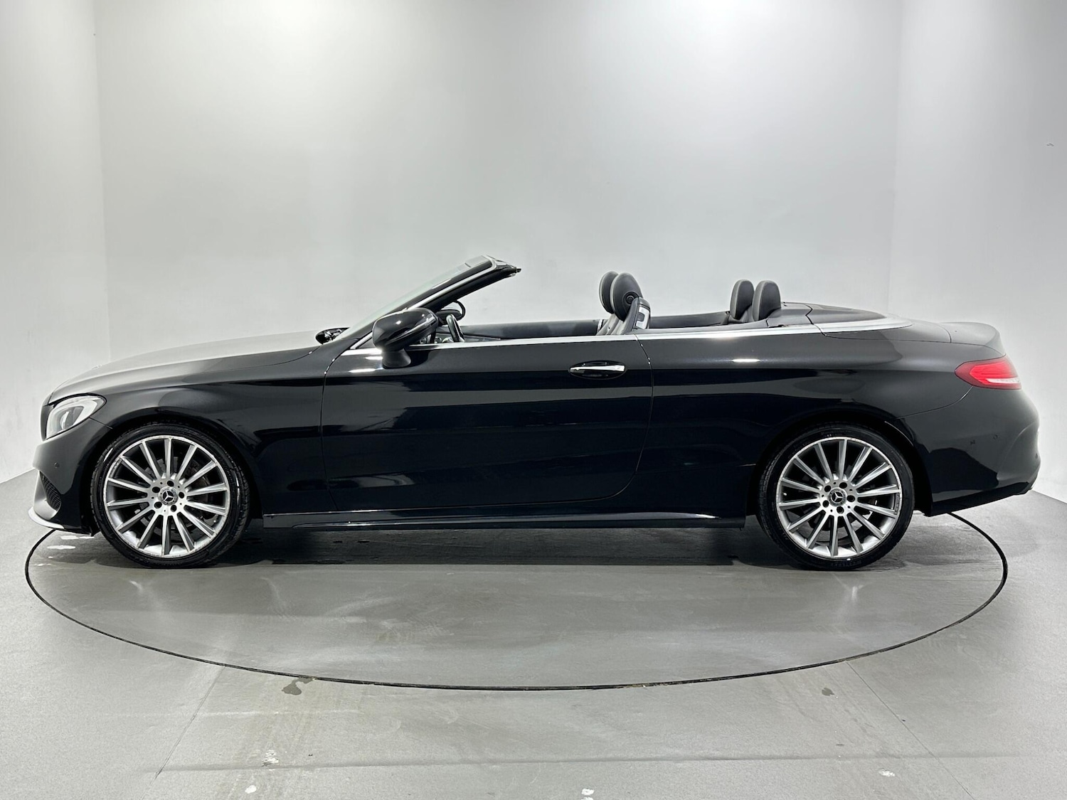 Used Mercedes-Benz C Class 2018 for sale - 76878990: Photo 5