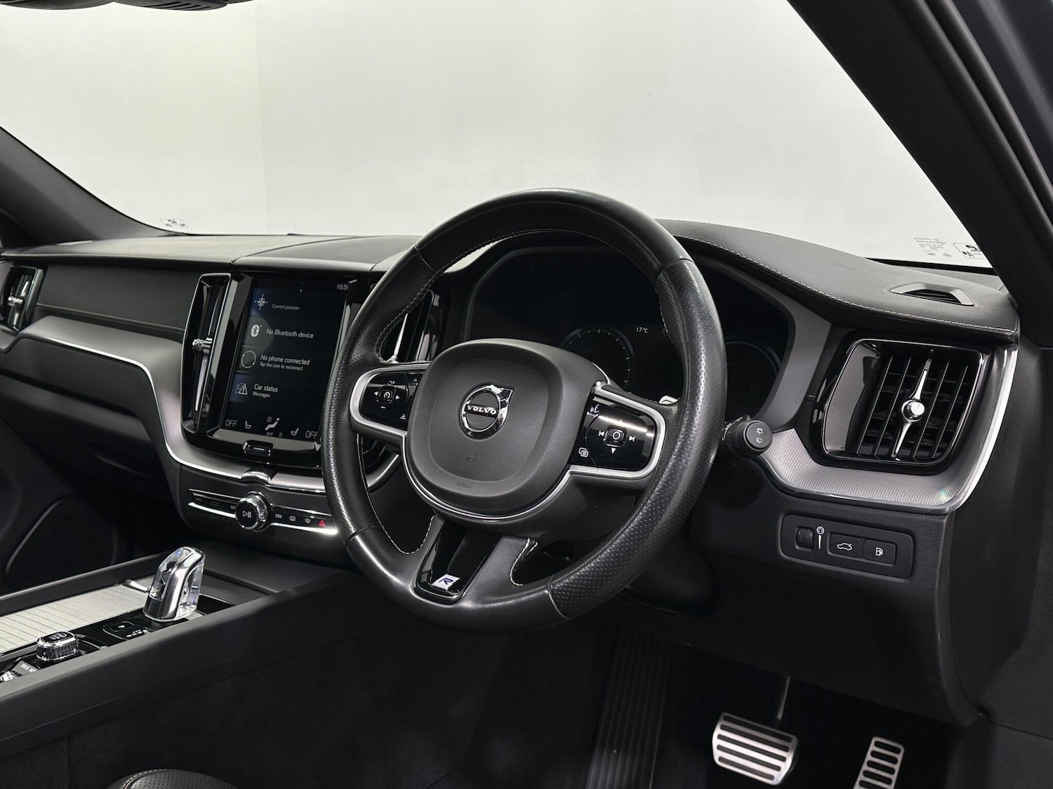Used Volvo XC60 2018 for sale - 76878947: Photo 10
