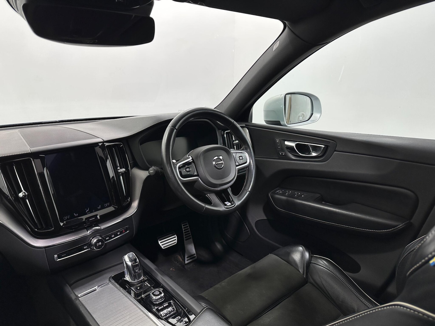 Used Volvo XC60 2018 for sale - 76878947: Photo 11