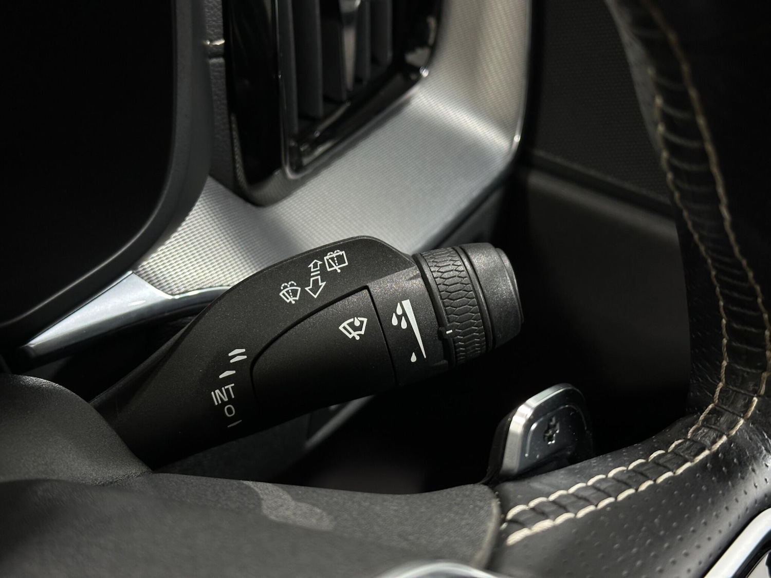 Used Volvo XC60 2018 for sale - 76878947: Photo 16