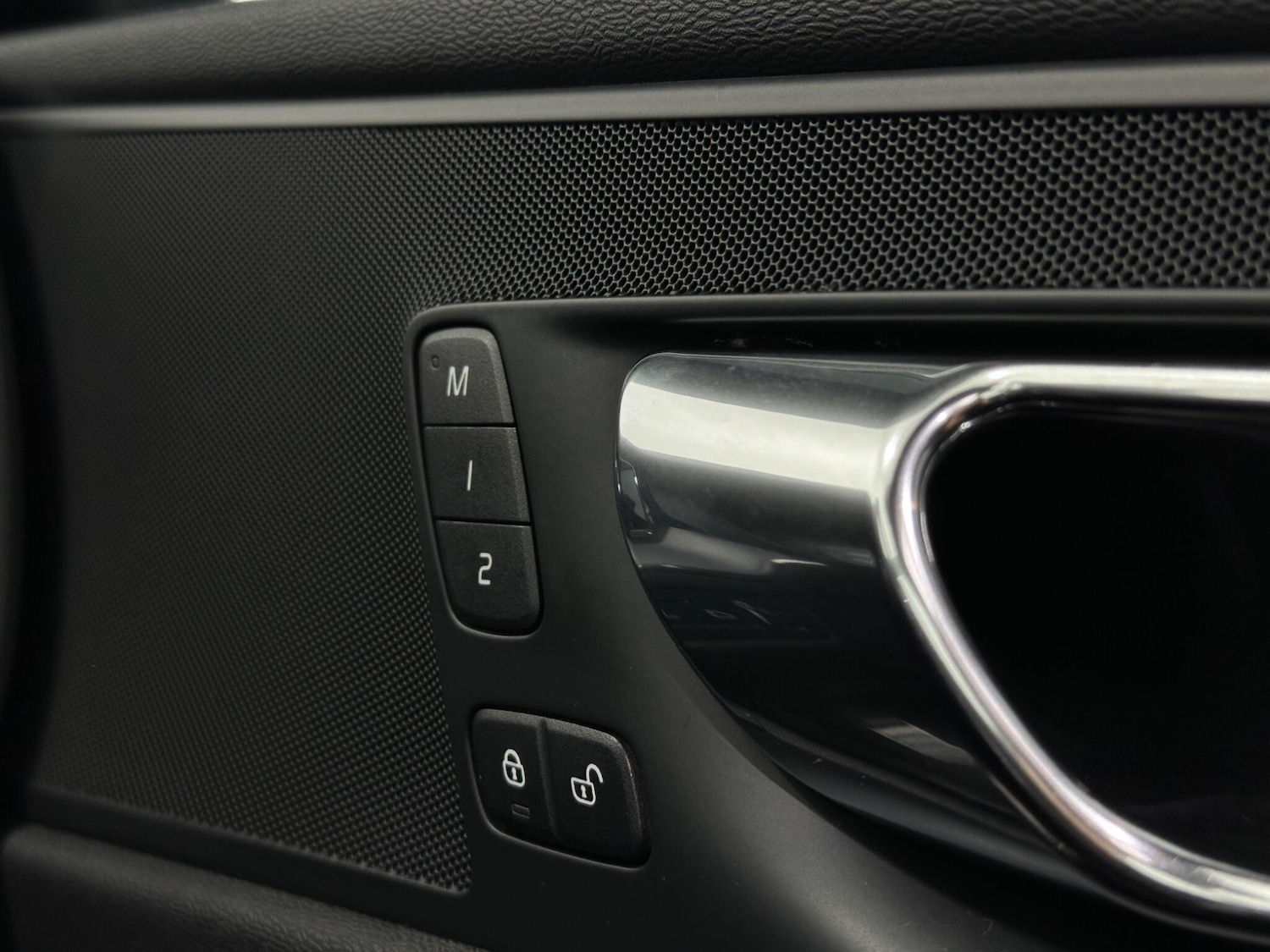 Used Volvo XC60 2018 for sale - 76878947: Photo 19