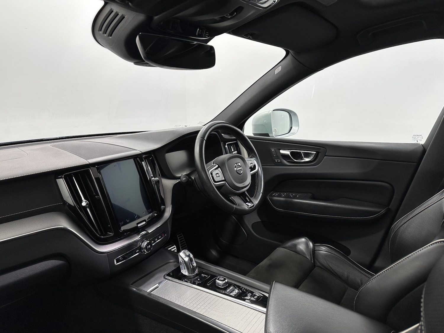 Used Volvo XC60 2018 for sale - 76878947: Photo 21