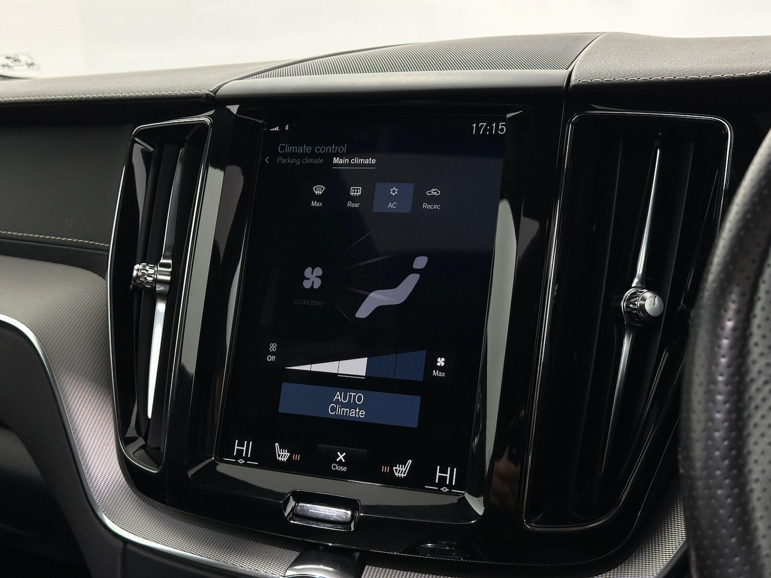 Used Volvo XC60 2018 for sale - 76878947: Photo 24