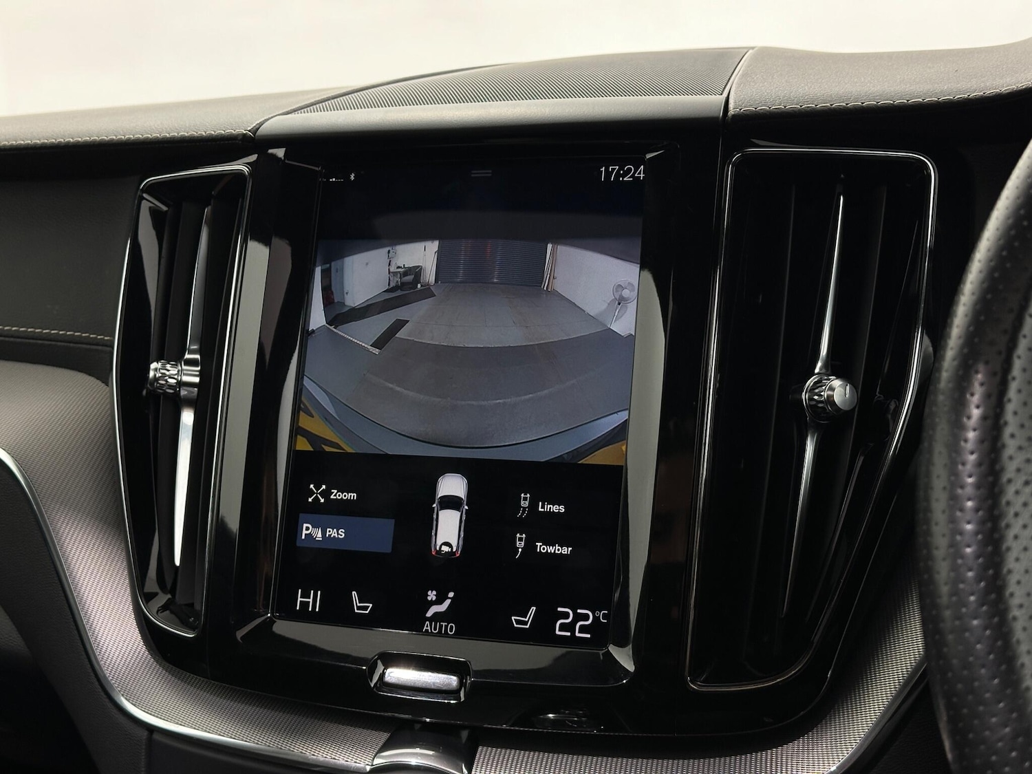 Used Volvo XC60 2018 for sale - 76878947: Photo 25