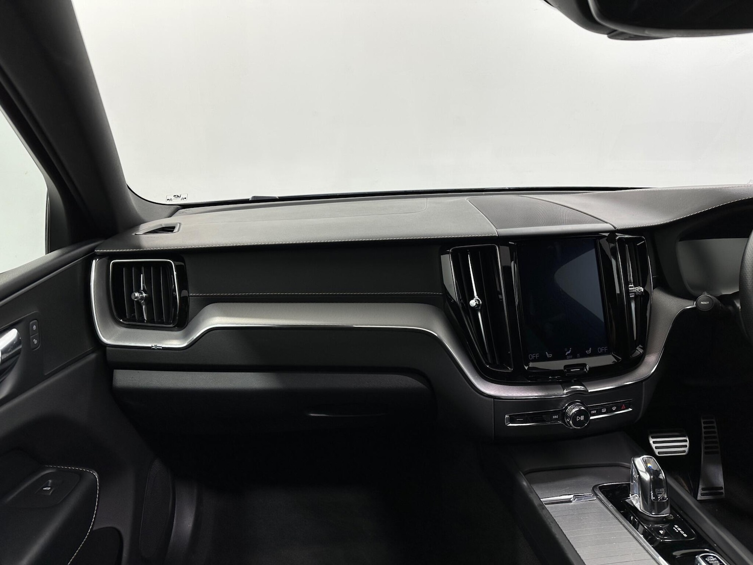 Used Volvo XC60 2018 for sale - 76878947: Photo 31