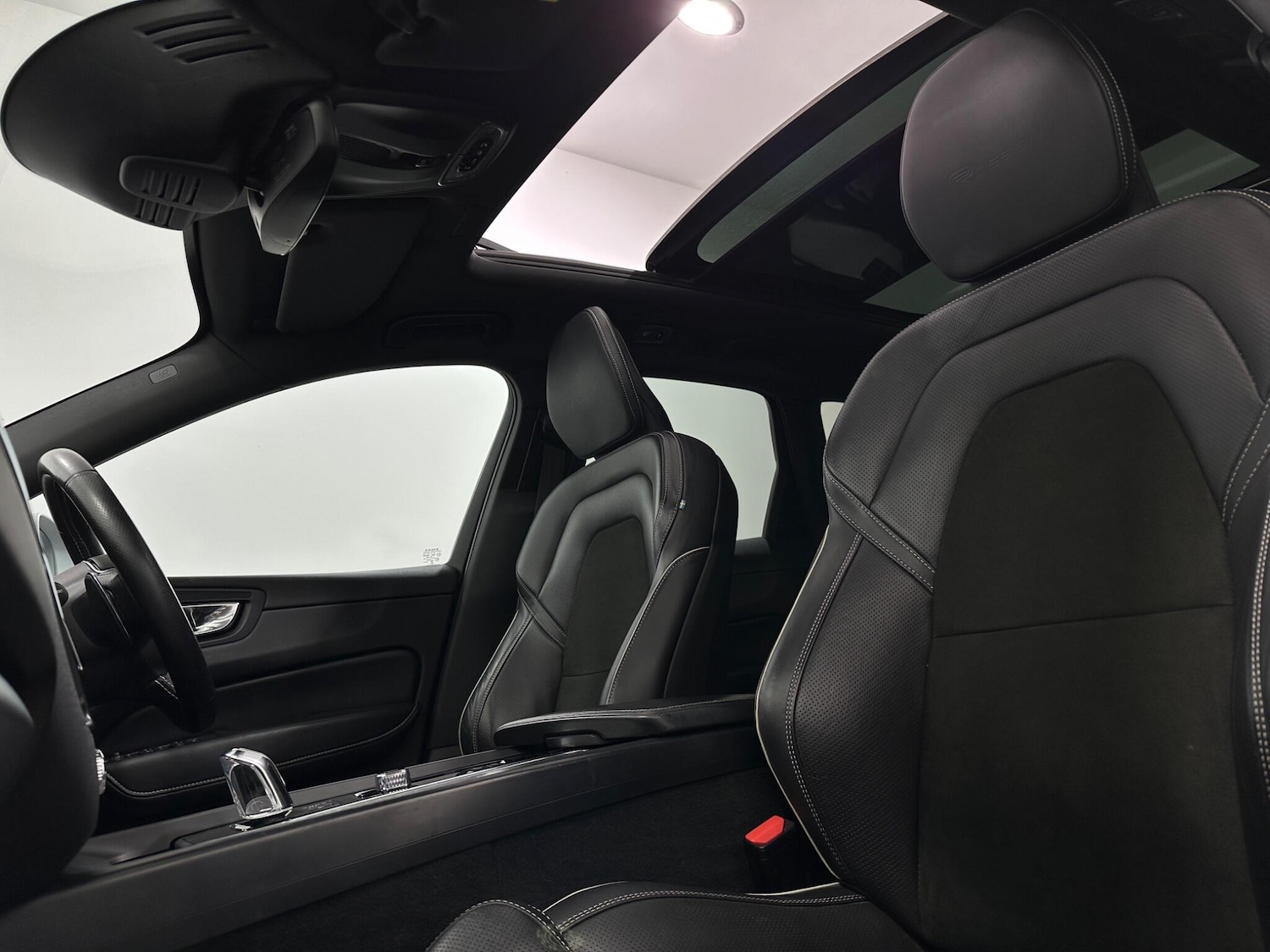 Used Volvo XC60 2018 for sale - 76878947: Photo 36