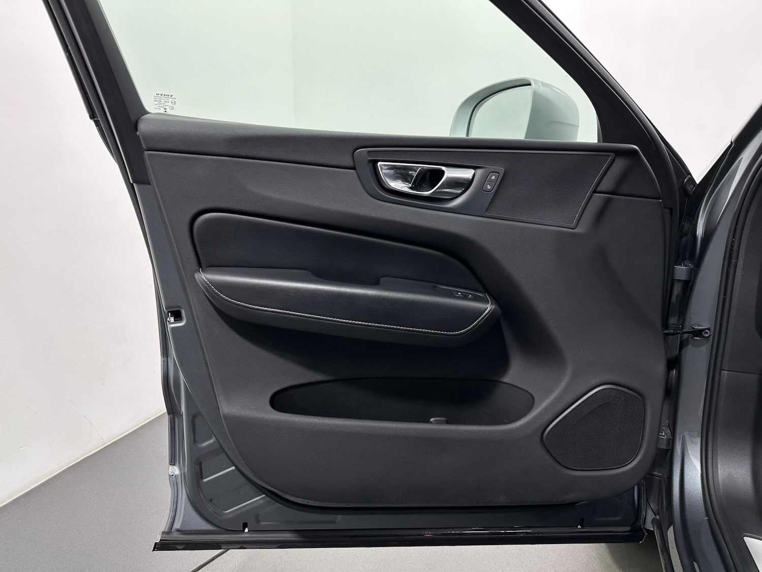 Used Volvo XC60 2018 for sale - 76878947: Photo 37