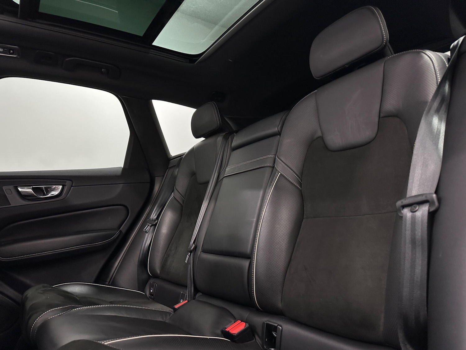 Used Volvo XC60 2018 for sale - 76878947: Photo 39