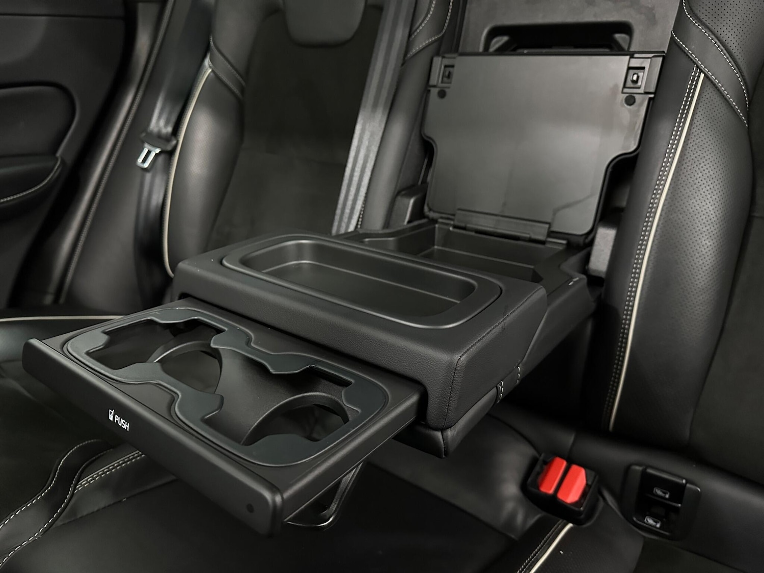 Used Volvo XC60 2018 for sale - 76878947: Photo 40