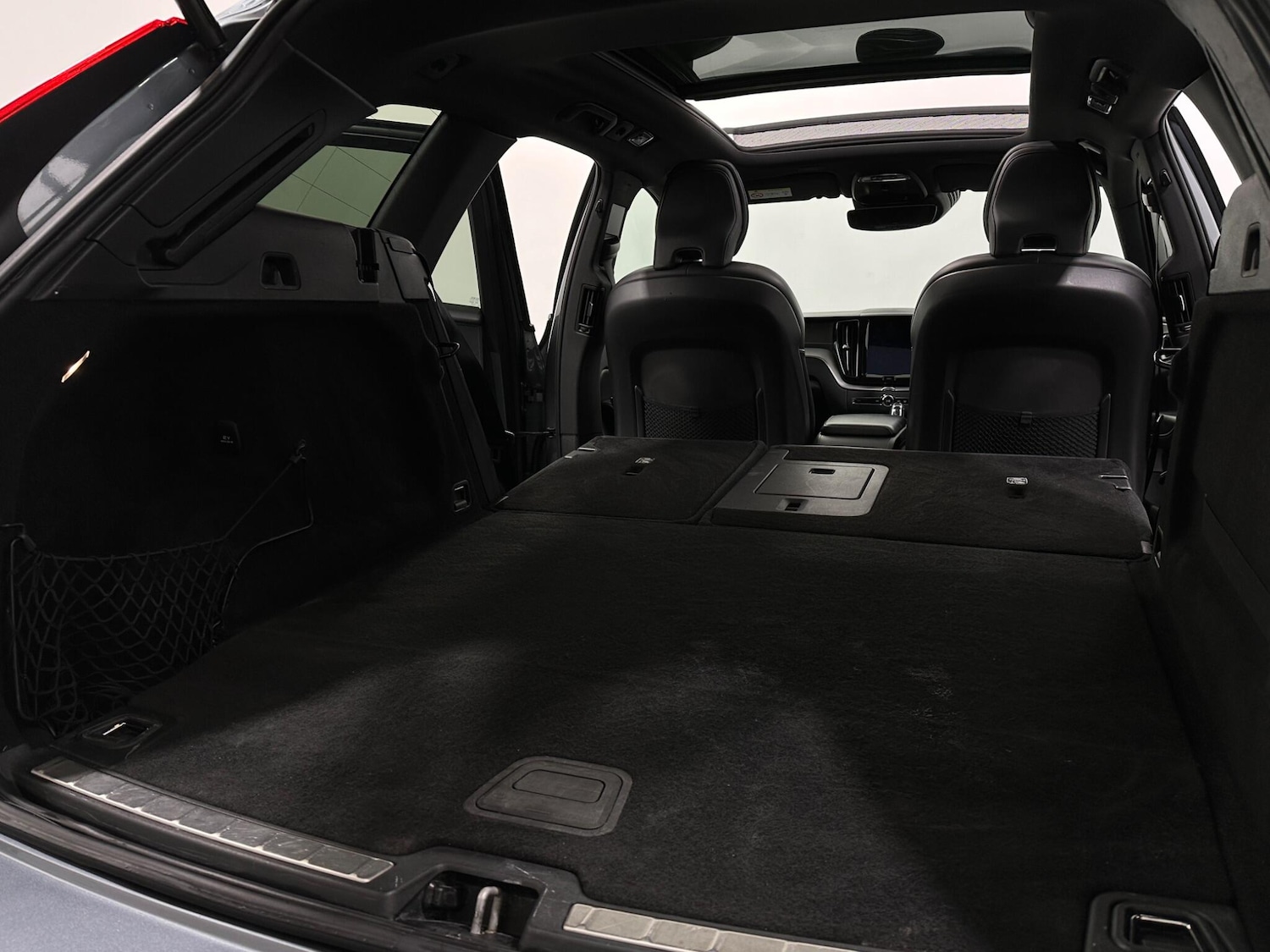 Used Volvo XC60 2018 for sale - 76878947: Photo 46