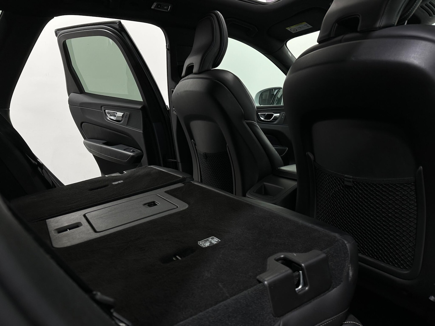 Used Volvo XC60 2018 for sale - 76878947: Photo 47