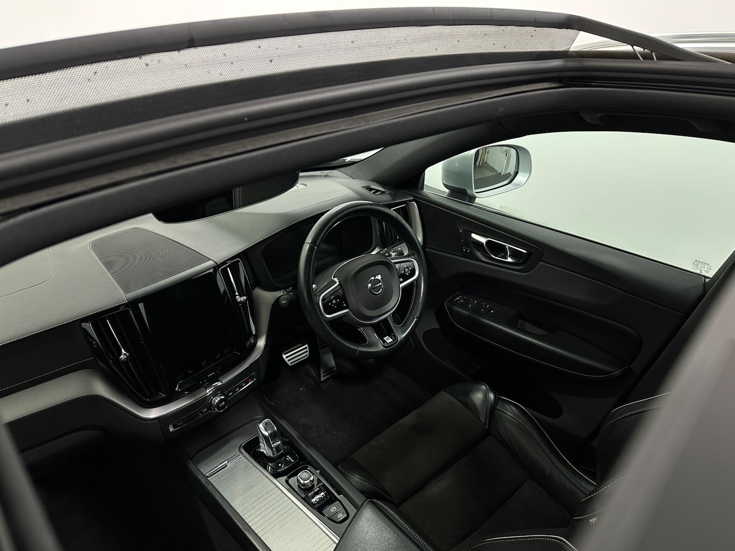 Used Volvo XC60 2018 for sale - 76878947: Photo 54