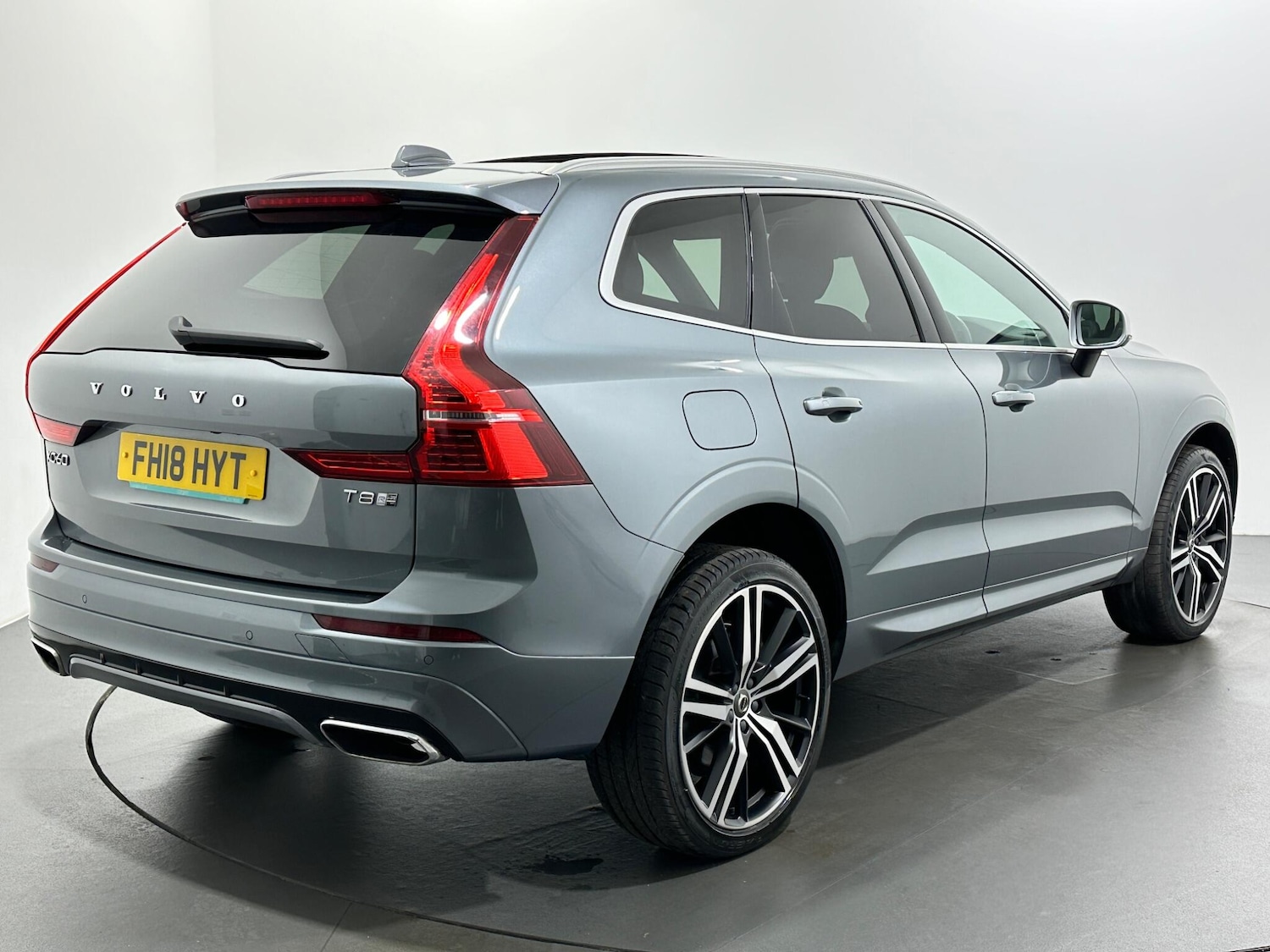 Used Volvo XC60 2018 for sale - 76878947: Photo 8