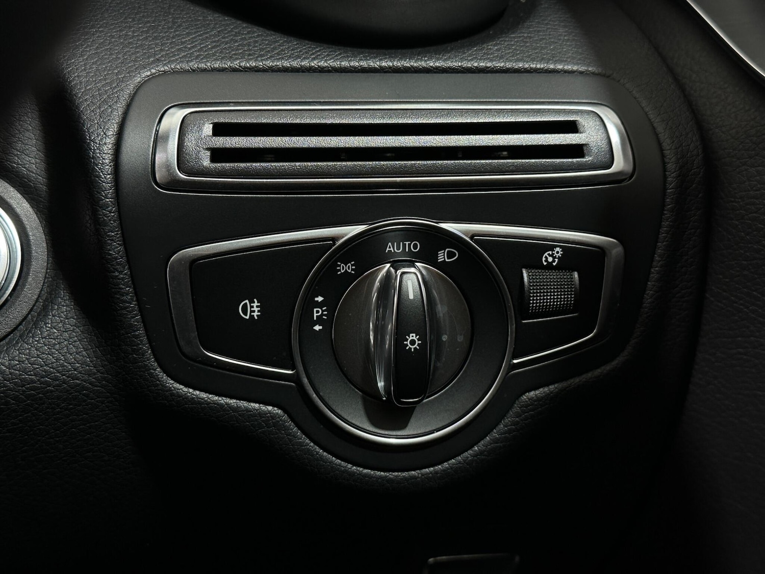 Used Mercedes-Benz C Class 2019 for sale - 77066538: Photo 16