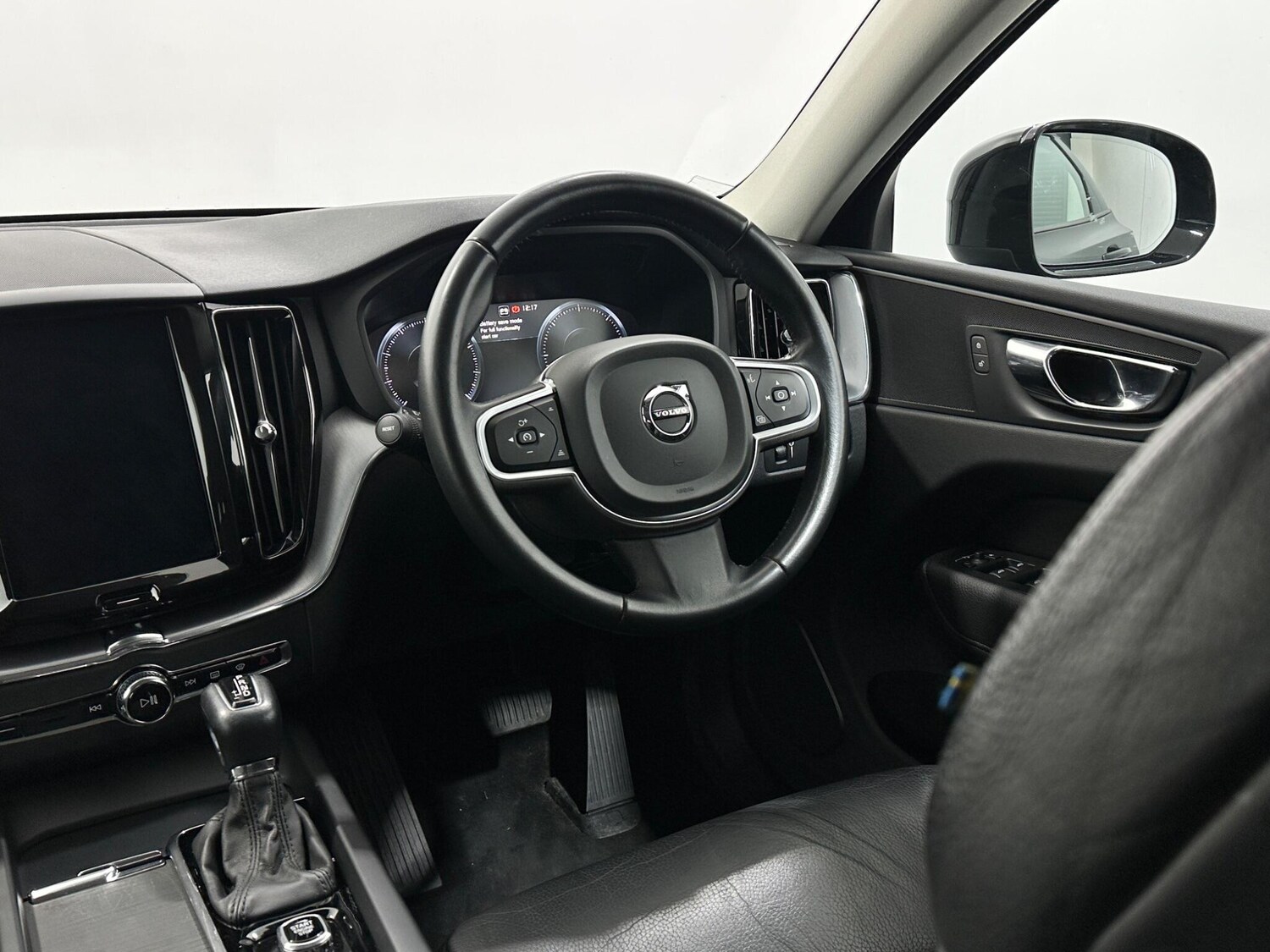 Used Volvo XC60 2019 for sale - 77807852: Photo 12
