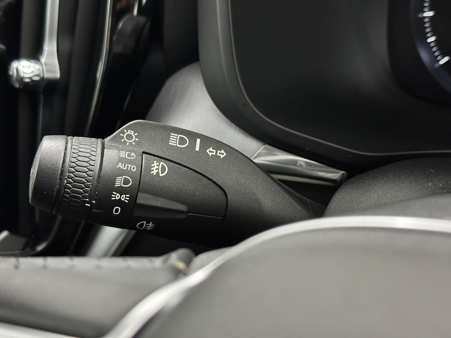 Used Volvo XC60 2019 for sale - 77807852: Photo 13