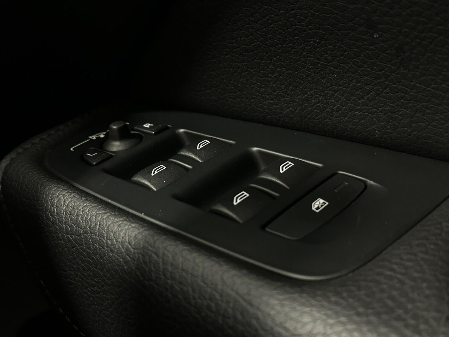 Used Volvo XC60 2019 for sale - 77807852: Photo 18