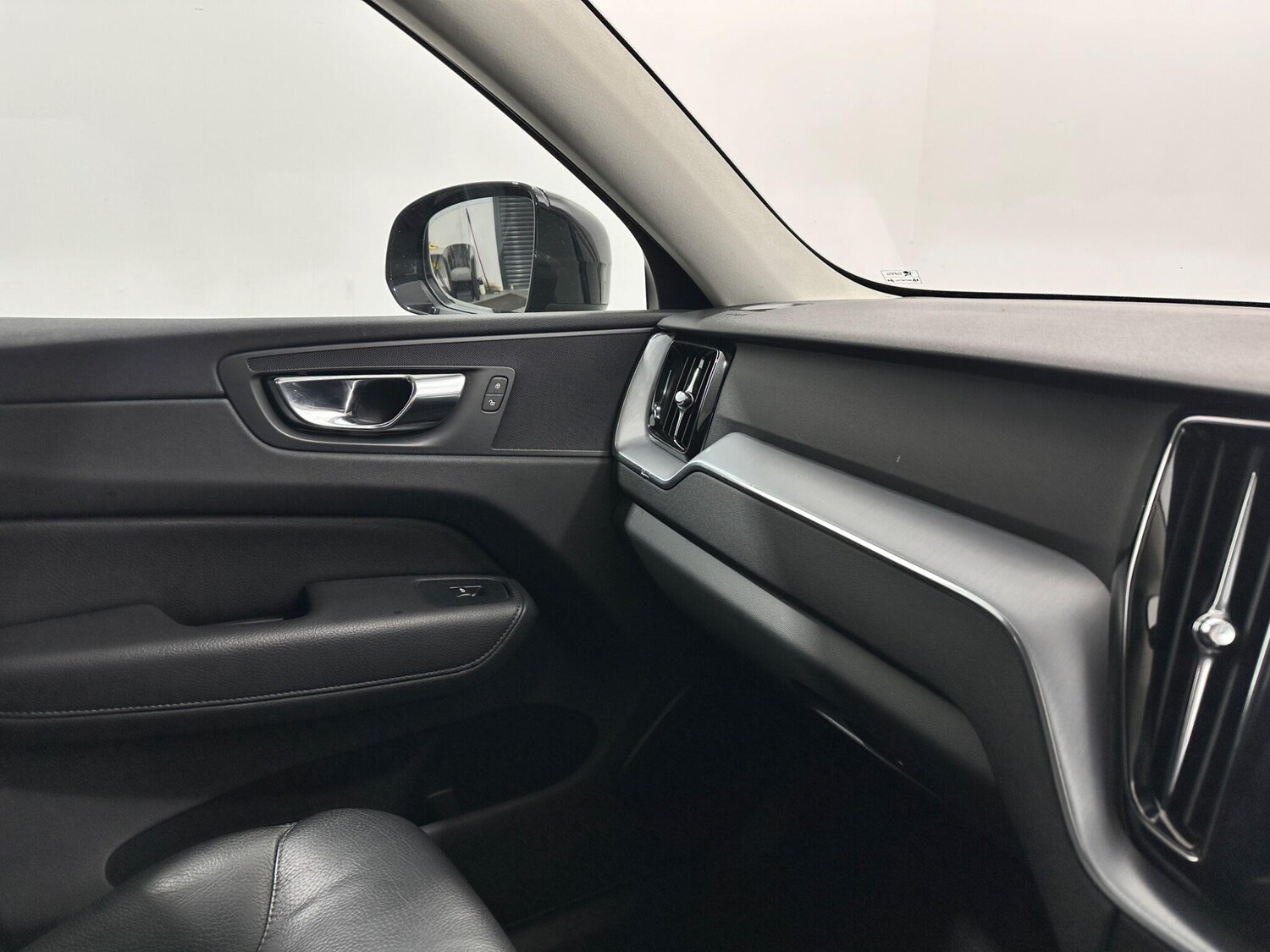 Used Volvo XC60 2019 for sale - 77807852: Photo 26