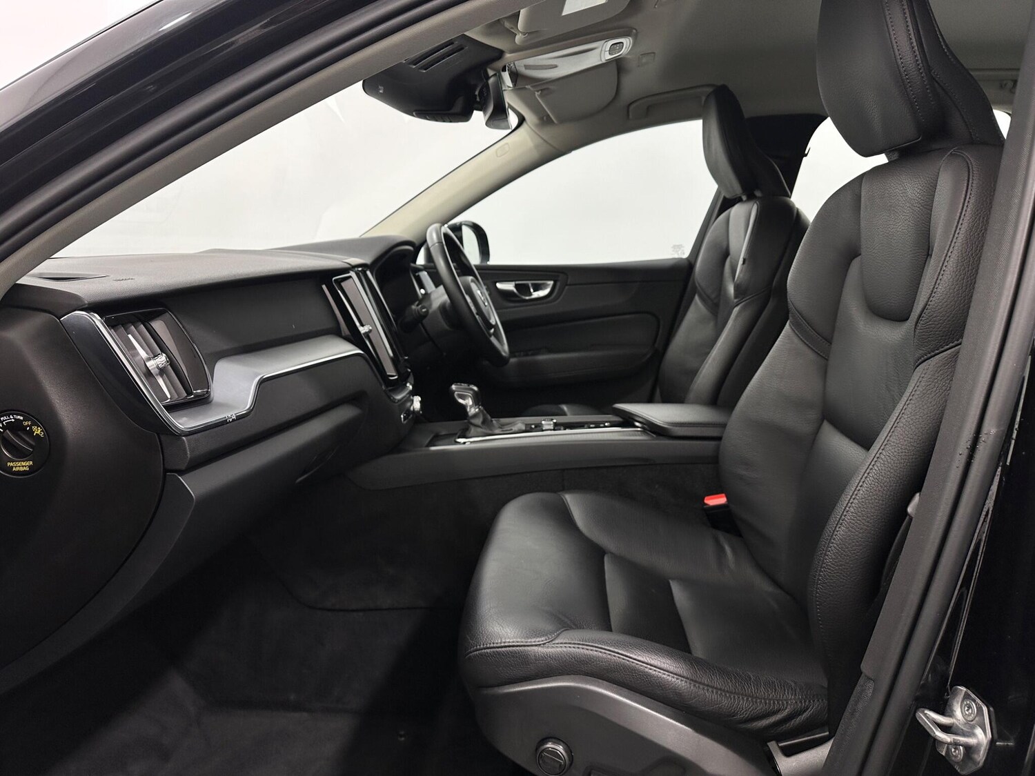 Used Volvo XC60 2019 for sale - 77807852: Photo 34