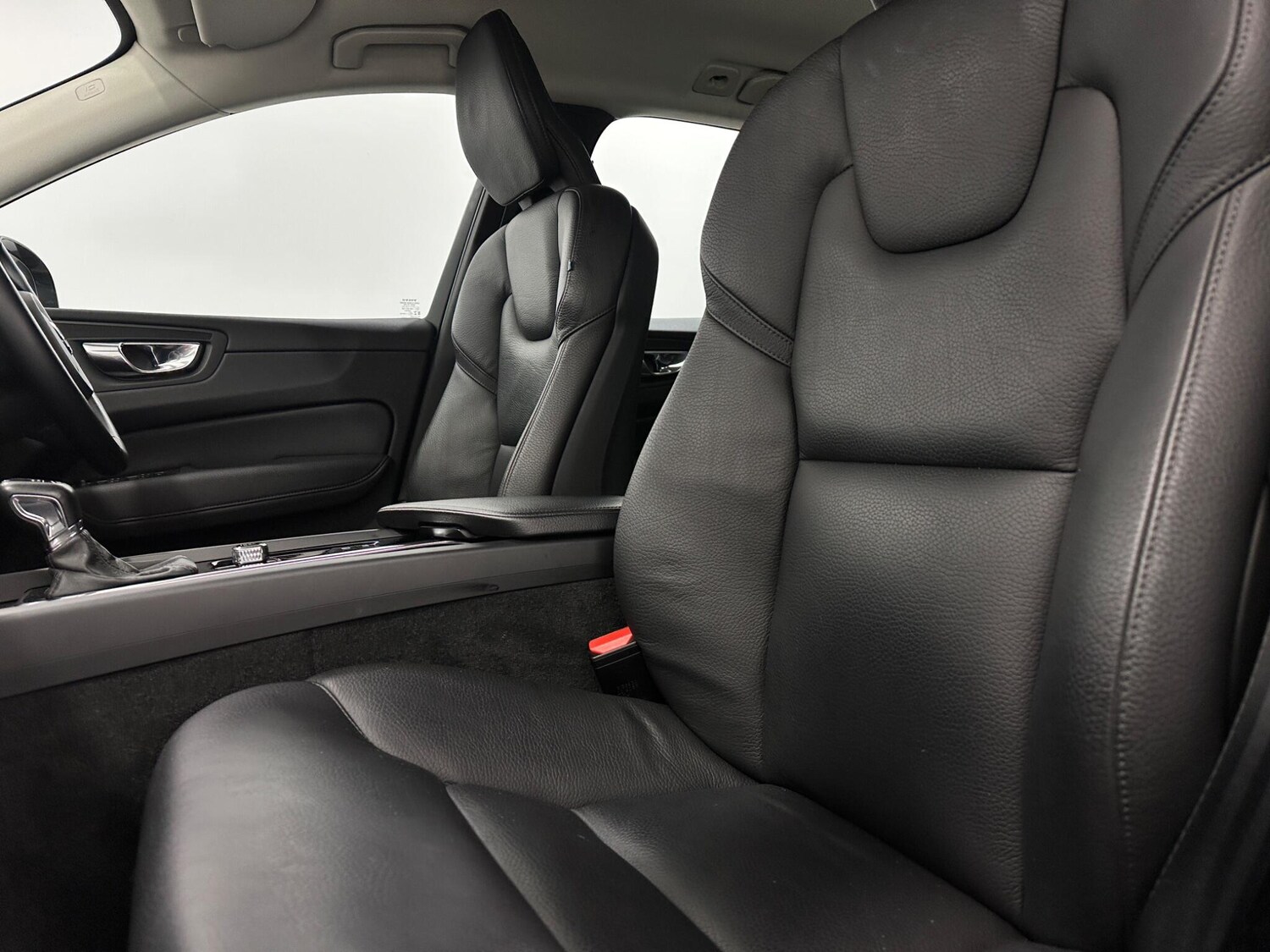 Used Volvo XC60 2019 for sale - 77807852: Photo 35