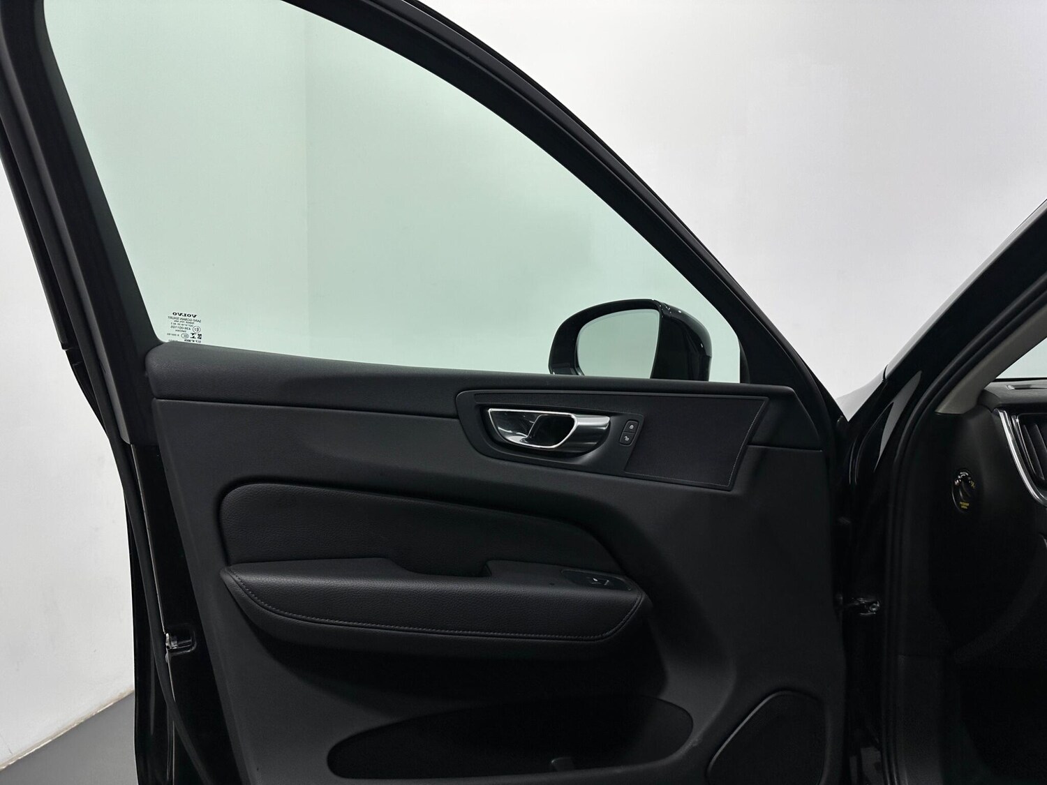 Used Volvo XC60 2019 for sale - 77807852: Photo 37