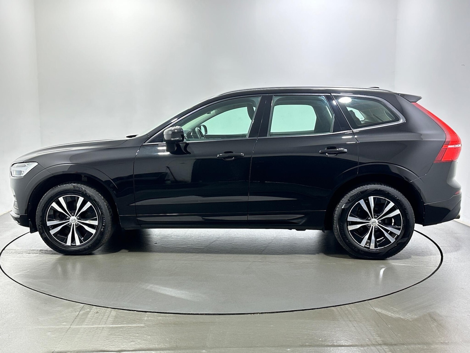 Used Volvo XC60 2019 for sale - 77807852: Photo 5