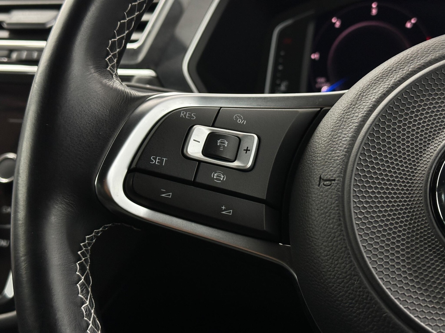 Used Volkswagen Tiguan for sale - 77695885: Photo 14