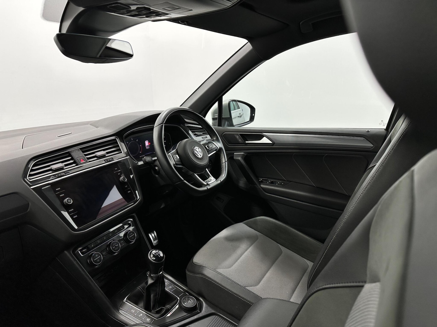 Used Volkswagen Tiguan for sale - 77695885: Photo 32