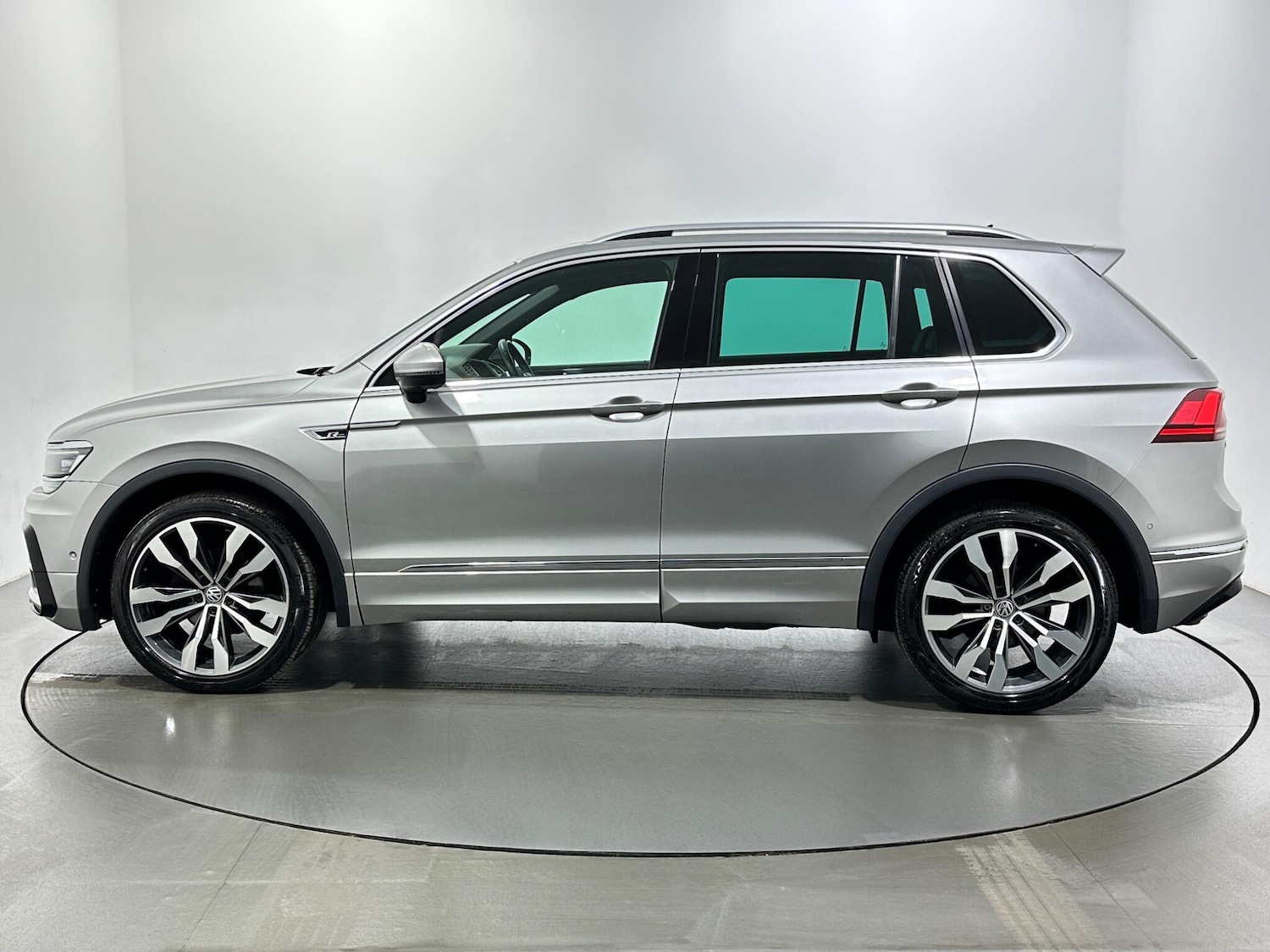 Used Volkswagen Tiguan for sale - 77695885: Photo 5